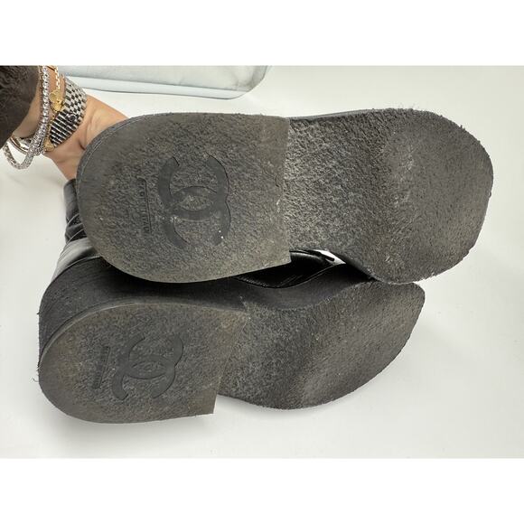 Chanel Leather Interlocking CC Logo Lace Up Combat Boots Black Women's Size 37 - Picture 10 of 10